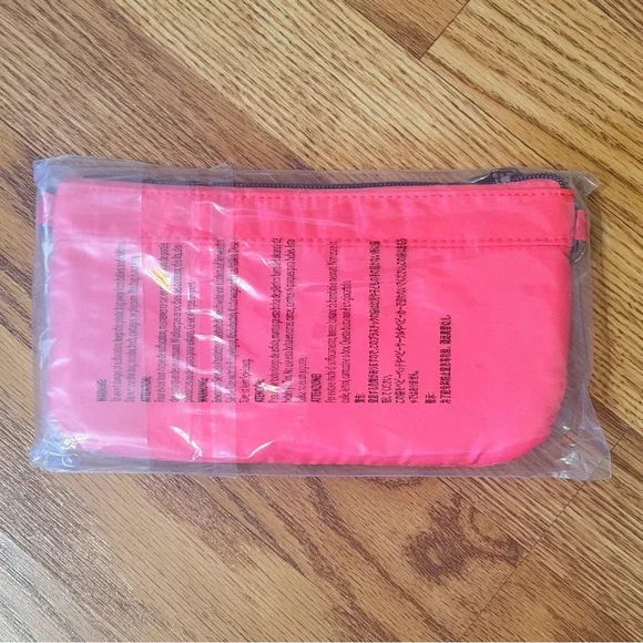 Lug Super Metro w/ Wristlet Coral Red NWT - Picture 3 of 5